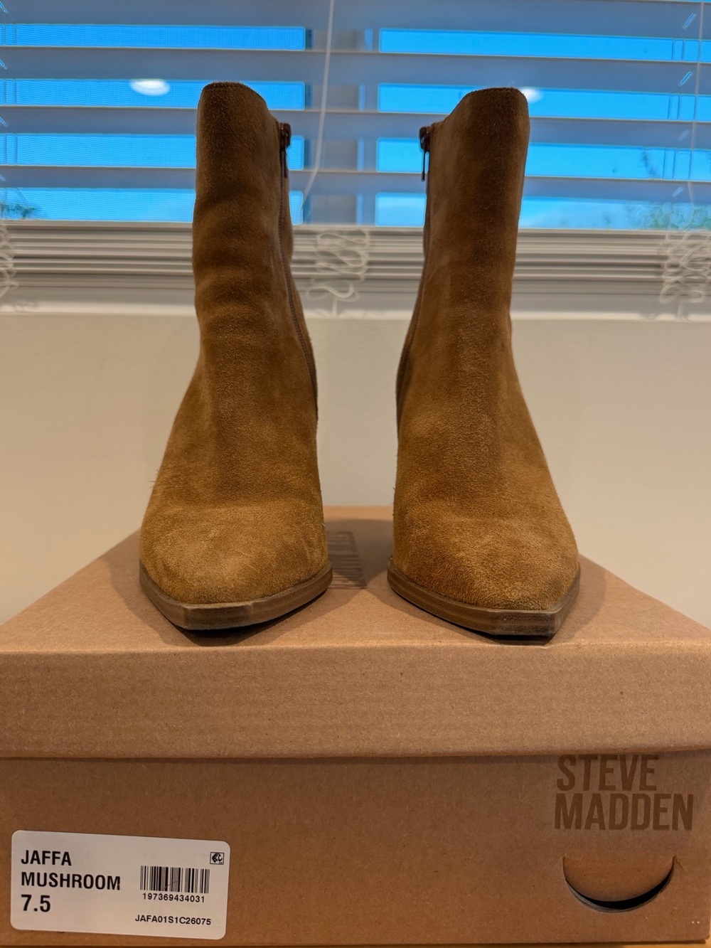 Steve Madden Jaffa Mushroom Suede Ankle Boots - Women Size 7.5